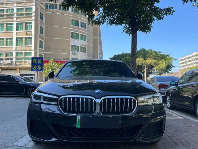 BMW 5 Series — Фото автомобиля 2