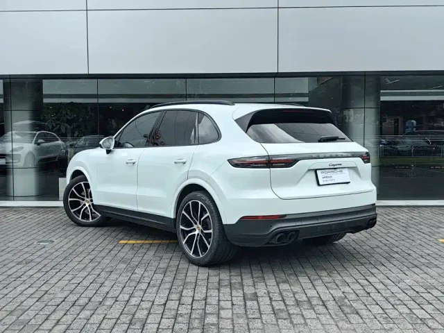 Porsche Cayenne — Фото автомобиля 3