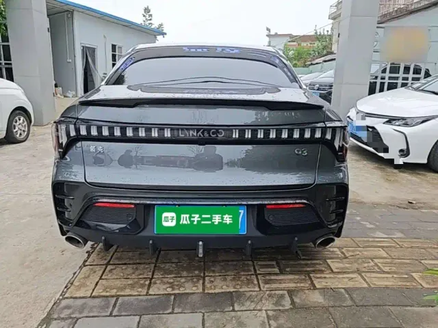 Lynk & Co Lynk & Co 03 2023 1.5TD DCT Power Pro — Фото автомобиля 5