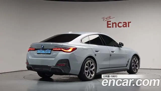 BMW i4 — Фото автомобиля 2
