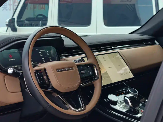 Land Rover Range Rover Sport — Фото автомобиля 4