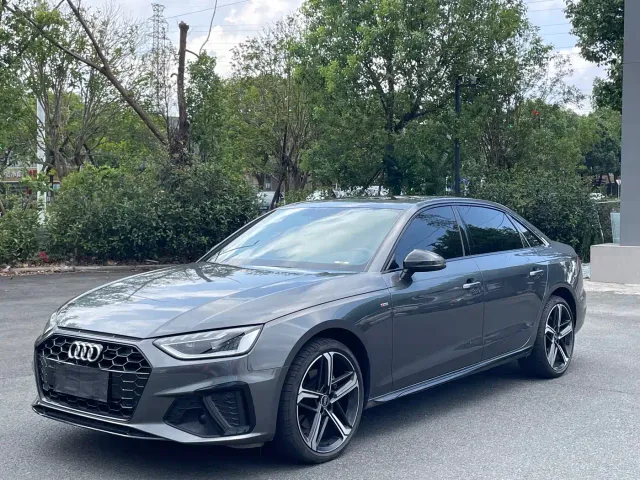 Фотография автомобиля — Audi A4L
