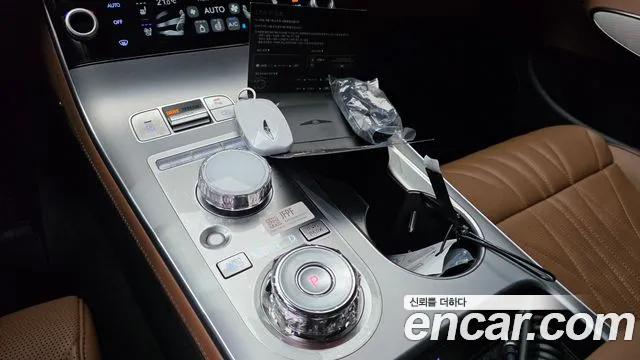 Genesis GV70 — Фото автомобиля 12