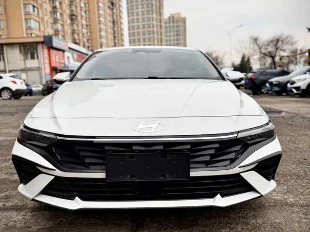 Hyundai Elantra — Фото автомобиля 2