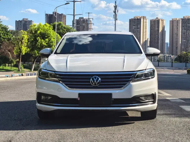 Volkswagen Lavida — Фото автомобиля 2