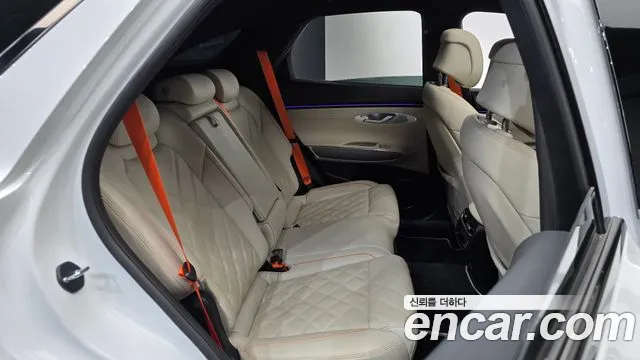 Genesis GV70 — Фото автомобиля 17