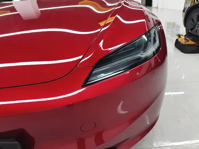 Tesla Model 3 — Фото автомобиля 23