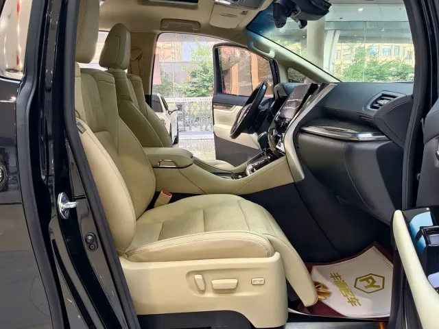 Toyota Vellfire — Фото автомобиля 8