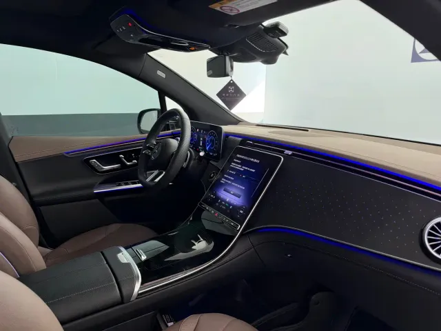 Mercedes-Benz EQE SUV — Фото автомобиля 11