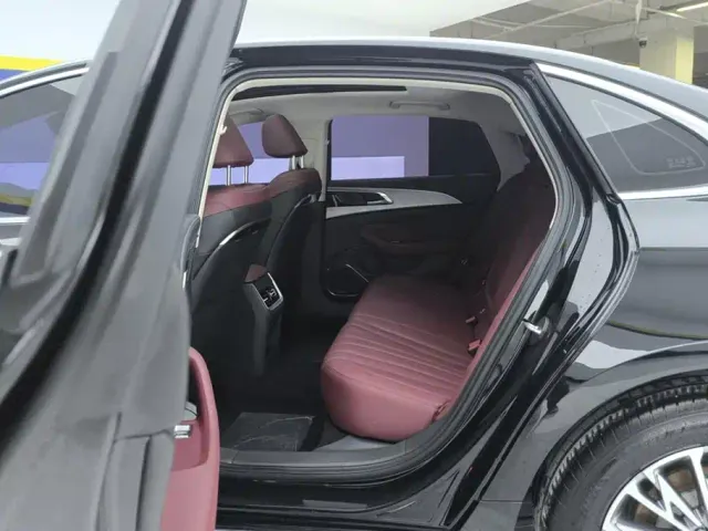 Hongqi H5 — Фото автомобиля 11