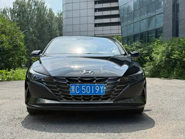 Hyundai Elantra — Фото автомобиля 2
