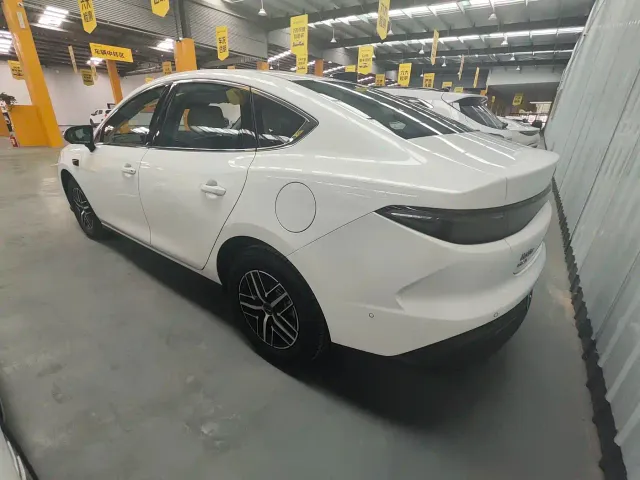 BYD Seal 05 DM-i — Фото автомобиля 6