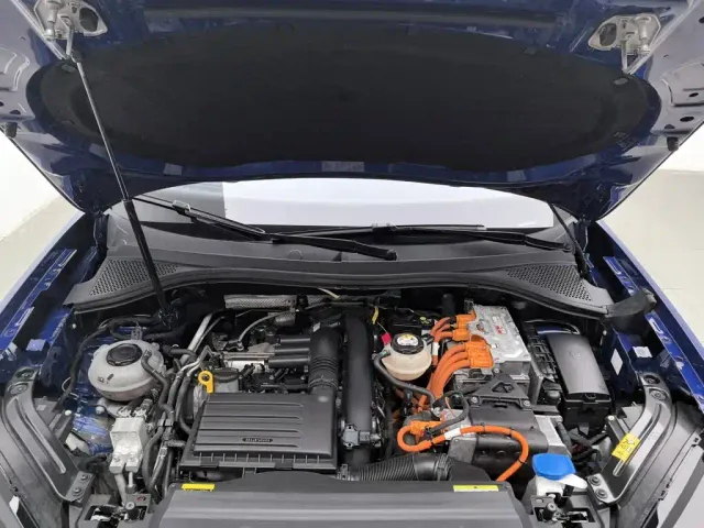 Volkswagen Tayron GTE Plug-in Hybrid — Фото автомобиля 6