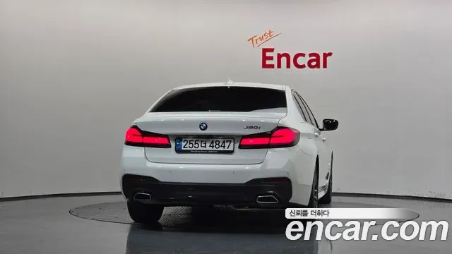 BMW 5 Series G30 — Фото автомобиля 4