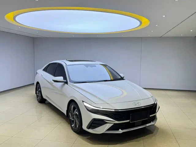 Hyundai Elantra — Фото автомобиля 3