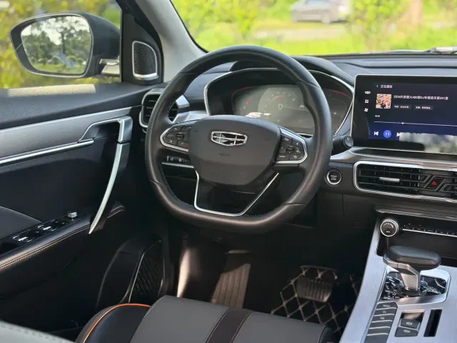 Geely Binyue — Фото автомобиля 23