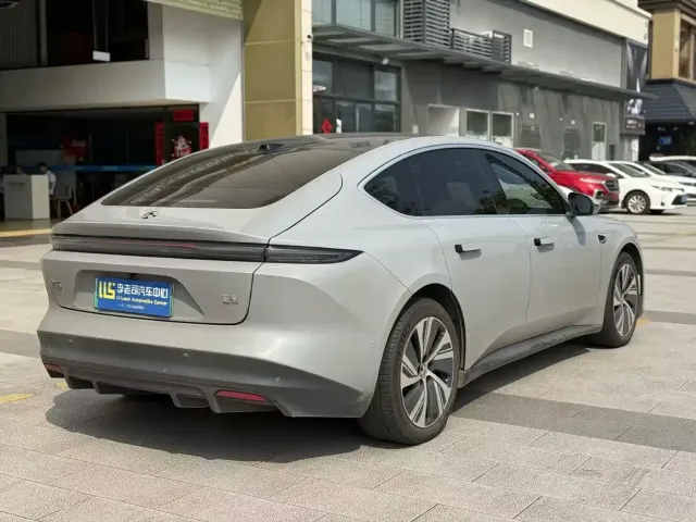 Nio ET5 — Фото автомобиля 4