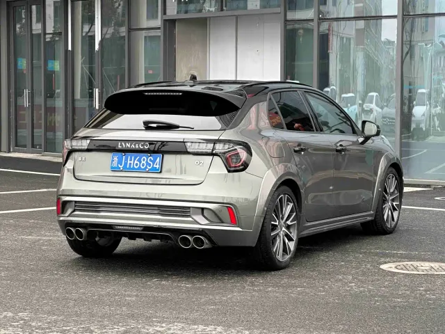 Lynk & Co 02 Hatchback — Фото автомобиля 12