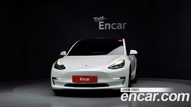 Tesla Model 3 — Фото автомобиля 3