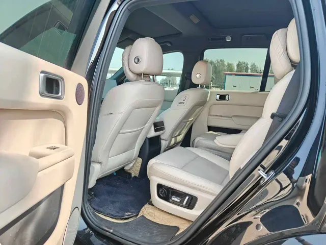 Li Auto L8 — Фото автомобиля 8