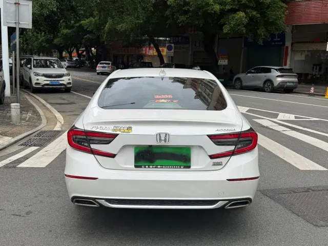 Honda Accord — Фото автомобиля 5