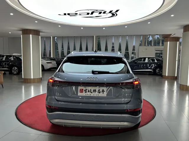 Audi Q4 e-tron — Фото автомобиля 6
