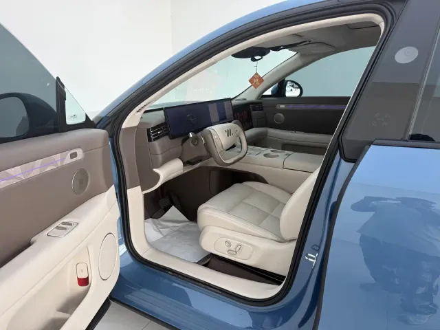IM Motors LS6 — Фото автомобиля 15