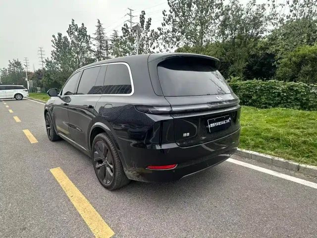 Li Auto L9 — Фото автомобиля 8
