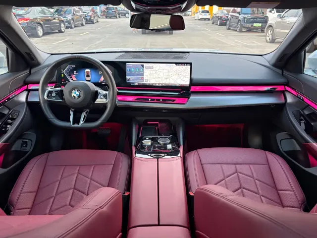 BMW 5 Series — Фото автомобиля 10