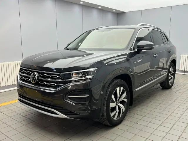 Фотография автомобиля — Volkswagen Tayron