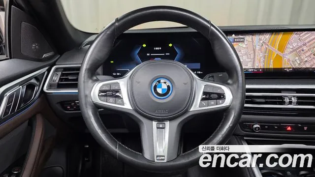 BMW i4 — Фото автомобиля 12