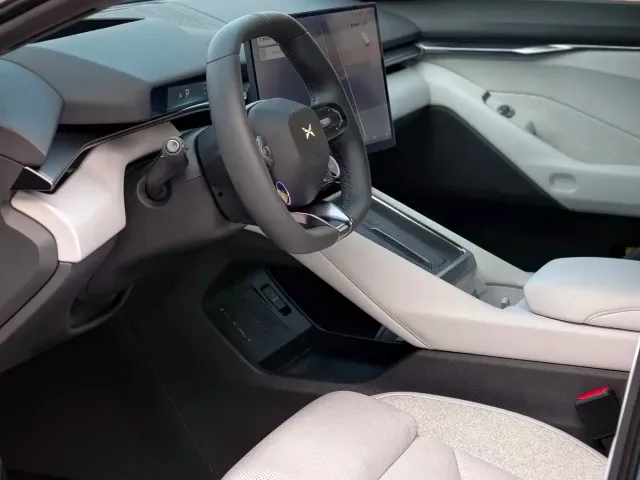 Xpeng P7 — Фото автомобиля 4