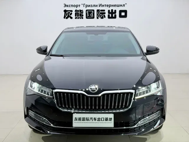 Skoda Superb — Фото автомобиля 2