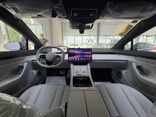 Luxeed S7 — Фото автомобиля 10