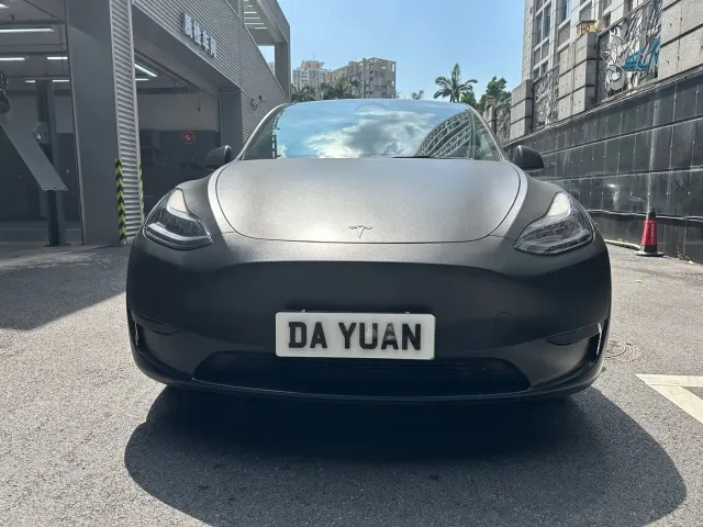 Tesla Model Y — Фото автомобиля 3