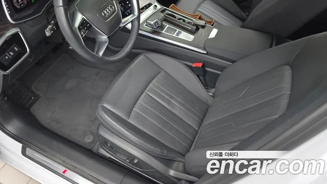 Audi A6 C8 — Фото автомобиля 23