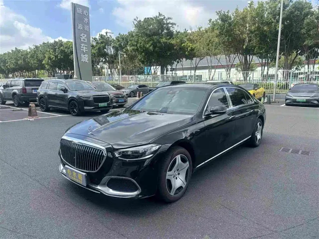 Фотография автомобиля — Mercedes-Benz Maybach S-Class
