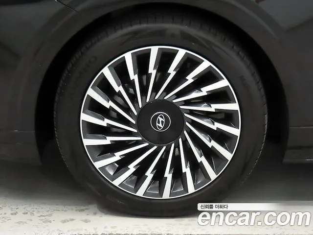 Hyundai Grandeur GN7 — Фото автомобиля 5