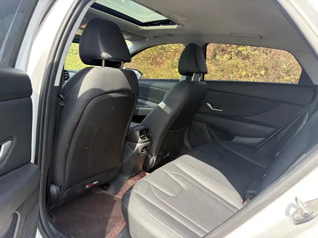 Hyundai Elantra — Фото автомобиля 7