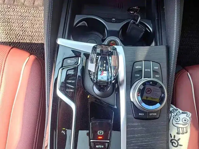 BMW 5 Series — Фото автомобиля 11
