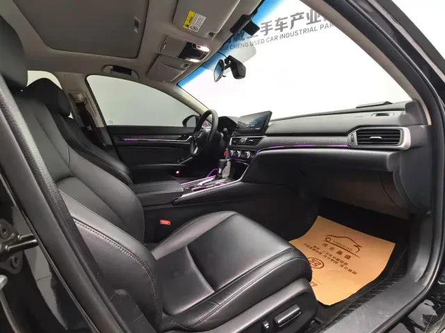 Honda Accord — Фото автомобиля 8