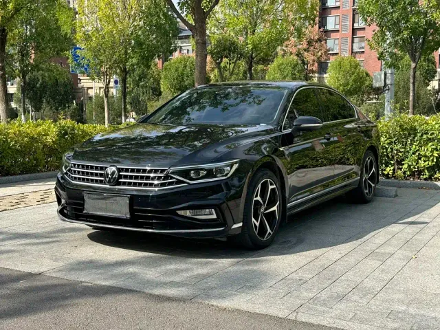 Фотография автомобиля — Volkswagen Magotan