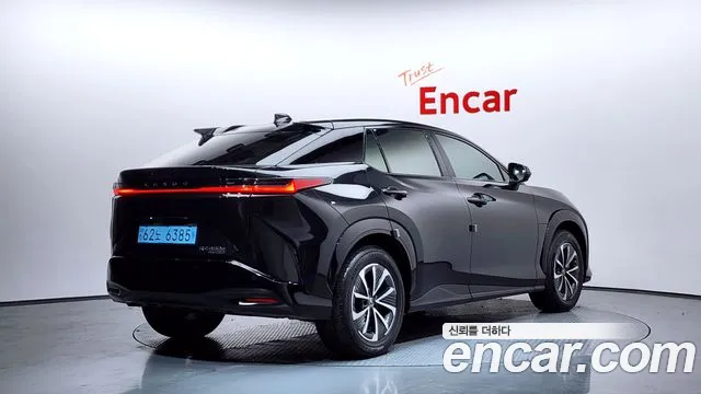 Lexus RZ — Фото автомобиля 2