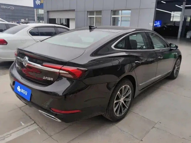 Buick LaCrosse — Фото автомобиля 3