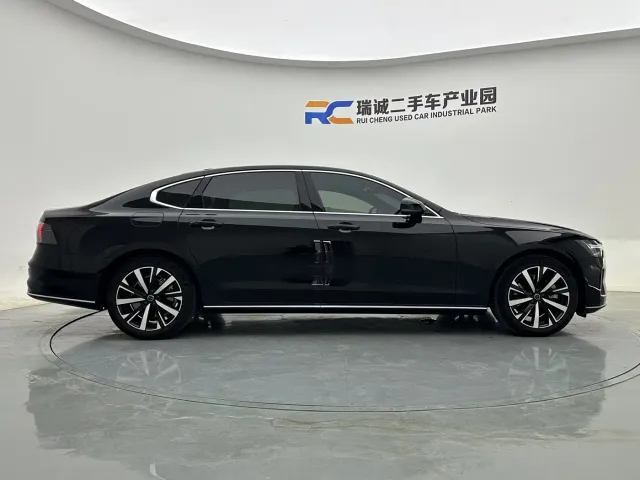 Volvo S90 — Фото автомобиля 8