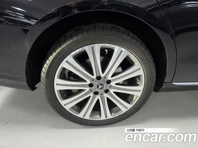 Mercedes-Benz E-Class E-класс W213 E350 4MATIC Exclusive — Фото автомобиля 5