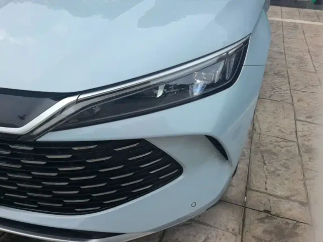 BYD Qin L — Фото автомобиля 23