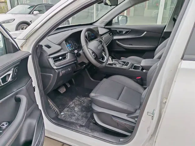 Chery Tiggo 8 — Фото автомобиля 9
