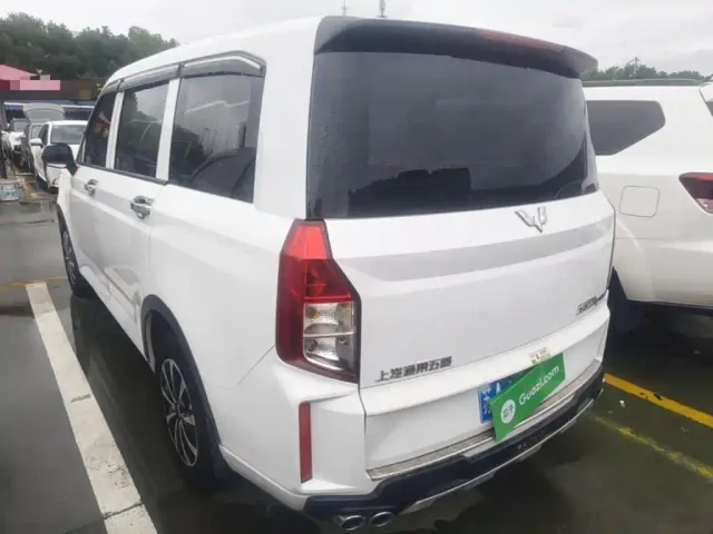 Wuling Hongguang Plus — Фото автомобиля 4