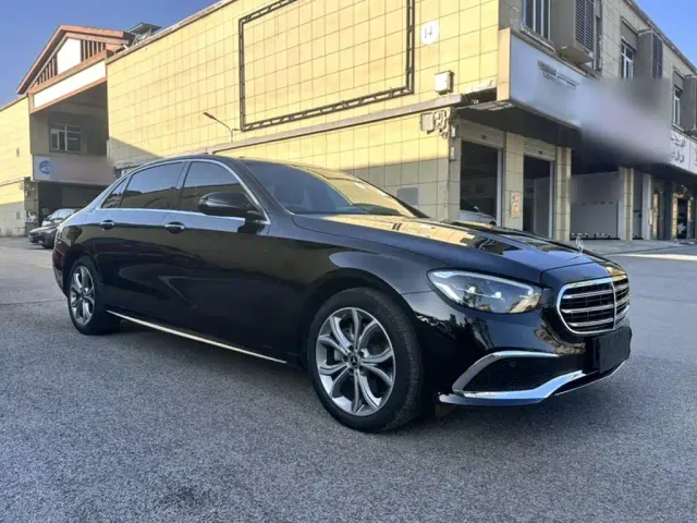 Mercedes-Benz E-Class — Фото автомобиля 22
